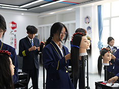 ܇Ӗ(xn)W(xu)У_܇늚⻯̌W(xu)F(xin)(chng)